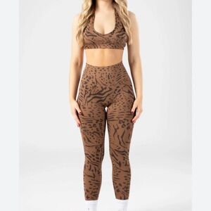 Paragon Kingdom top and bottom - RARE & Discontinued